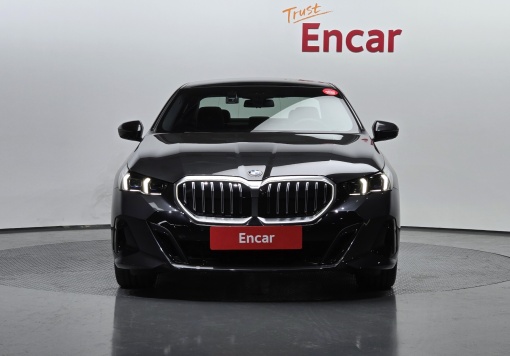 BMW 5 Series (G60)