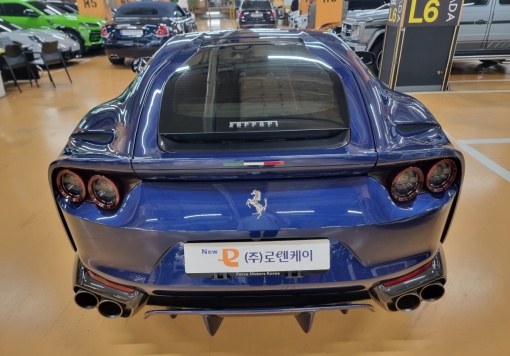 Ferrari 812 super fast