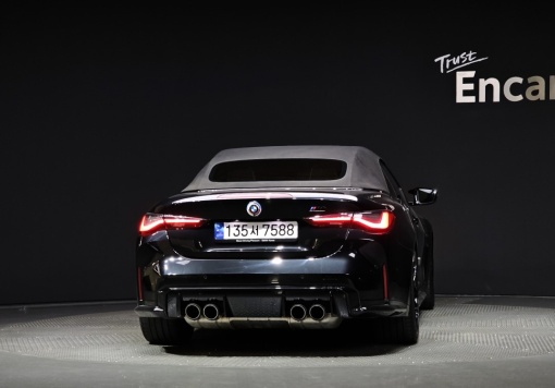 BMW M4 (G82)