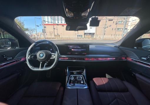 BMW i7 (G70)