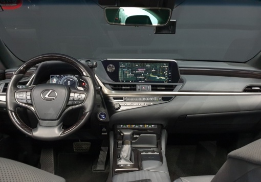 Lexus ES300h 7th generation
