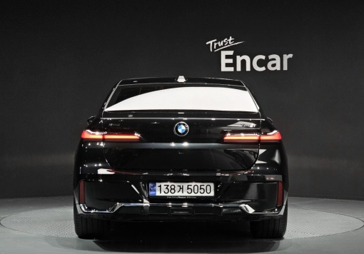 BMW 7 Series (G70)
