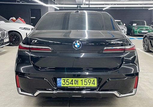 BMW i7 (G70)