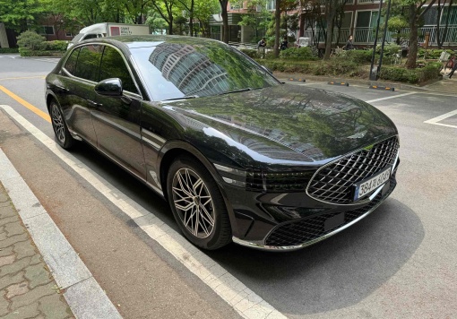 Genesis G90 (RS4)