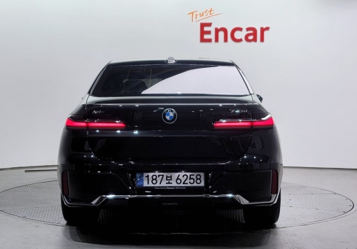 BMW 7 Series (G70)