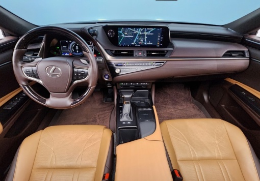 Lexus ES300h 7th generation