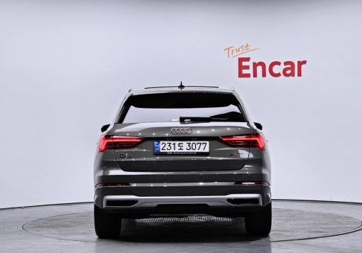Audi Q3 (F3)