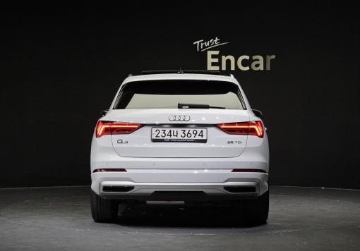 Audi Q3 (F3)