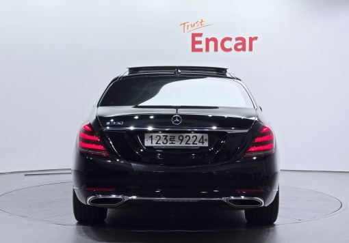 Mercedes-Benz S-Class W222