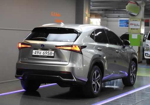 Lexus NX300h