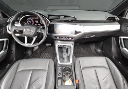 Audi Q3 (F3)