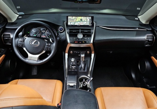 Lexus NX300h