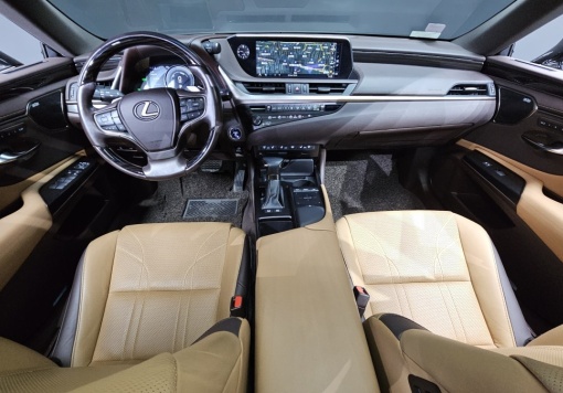 Lexus ES300h 7th generation