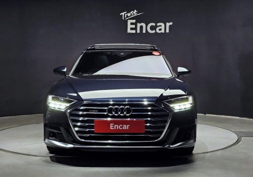 Audi A8 (D5)
