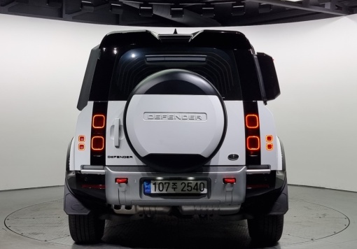 Land rover Defender (L663)