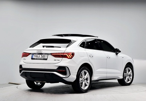 Audi Q3 (F3)