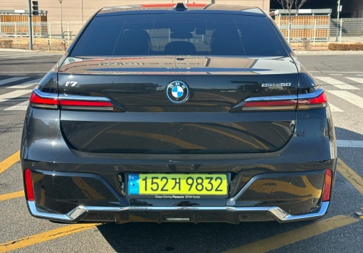 BMW i7 (G70)