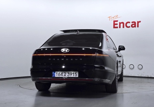 Hyundai Grandeur (GN7)