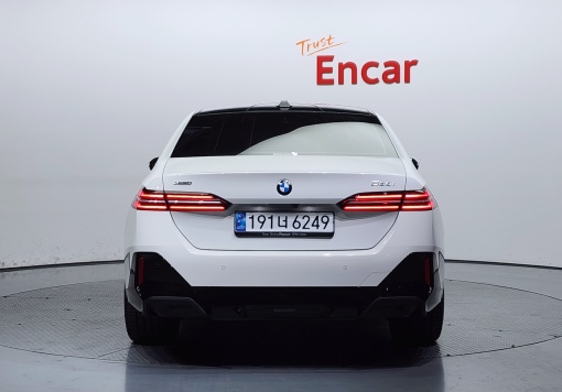 BMW 5 Series (G60)