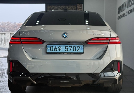 BMW i5 (G60)