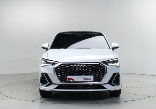 Audi Q3 (F3)