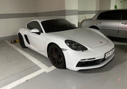 Porsche 718 Cayman