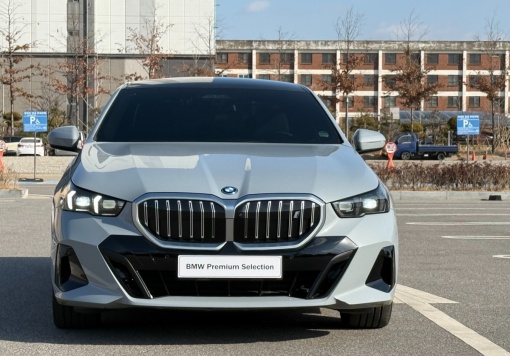 BMW i5 (G60)