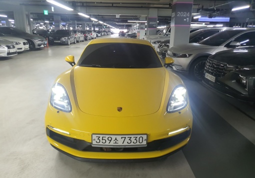 Porsche 718 Cayman