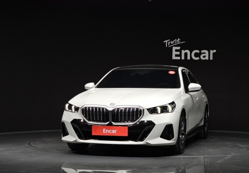 BMW 5 Series (G60)