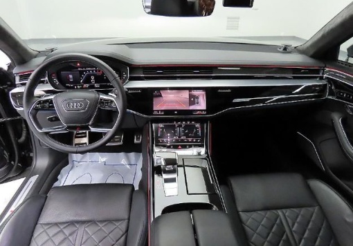 Audi S8 (D5)