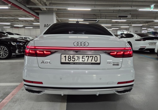 Audi A8 (D5)