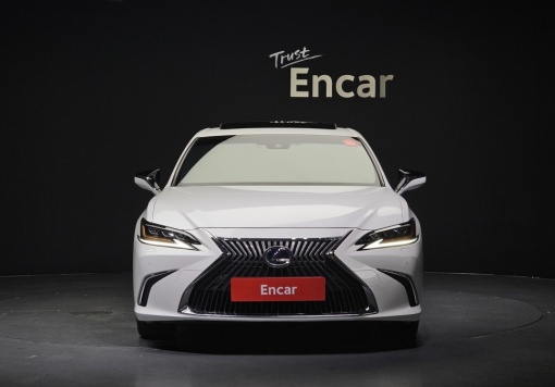 Lexus ES300h 7th generation