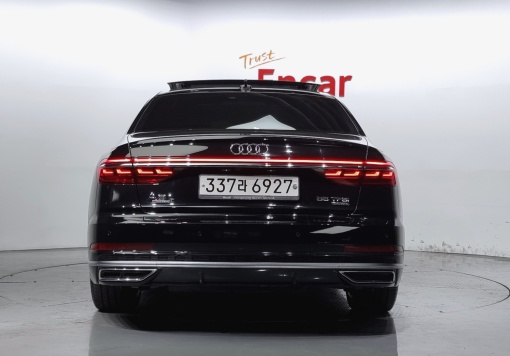 Audi A8 (D5)