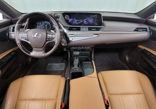 Lexus ES300h 7th generation