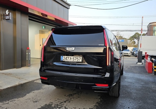 Cadillac Escalade 5th Gen