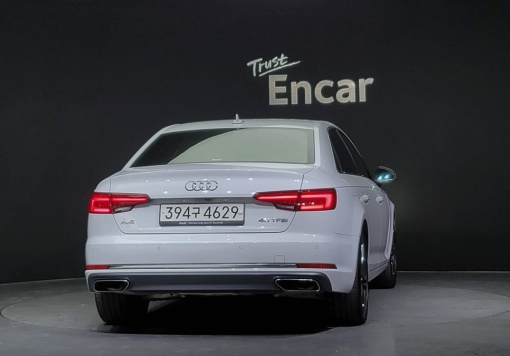 Audi A4 (B9)