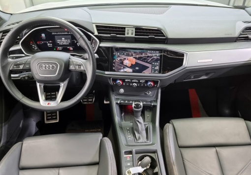 Audi Q3 (F3)