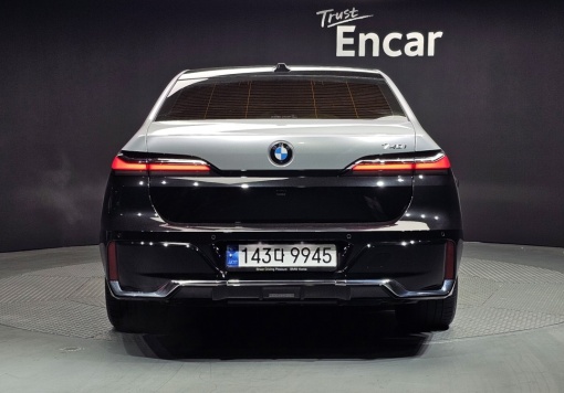 BMW 7 Series (G70)