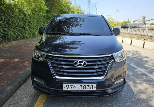 Hyundai The New Grand Starex