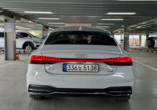 Audi A7 (4K)