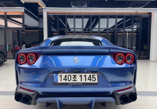 Ferrari 812 super fast