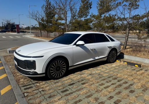 Hyundai Grandeur Hybrid (GN7)