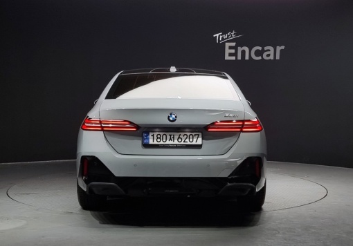 BMW 5 Series (G60)