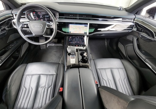 Audi A8 (D5)
