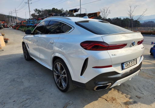 BMW X6 (G06)