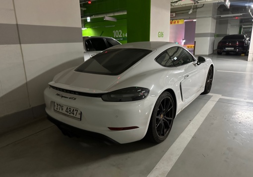 Porsche 718 Cayman