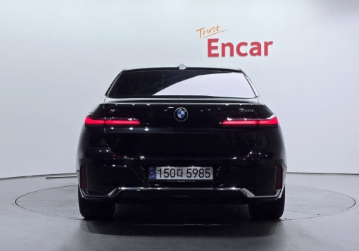 BMW 7 Series (G70)