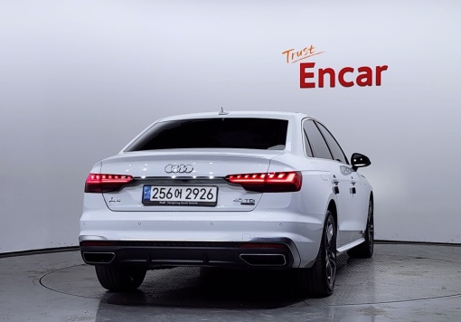 Audi A4 (B9)