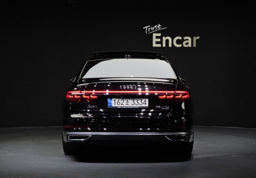 Audi A8 (D5)