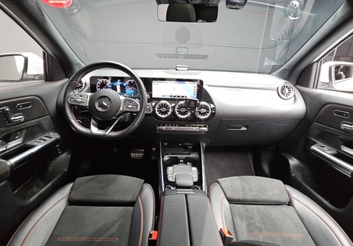 Mercedes-Benz EQA-H243